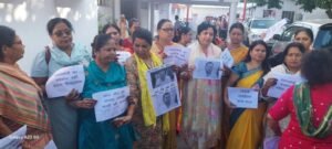 मोदी जी की दिवंगत माता पर अपशब्दों के…